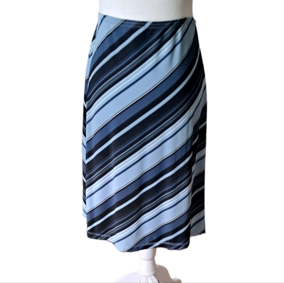 GAP WOMEN'S STRIPED BLUE SUMMER DRESS SIZE MEDIUM WITH DRAWSTRING. - Picture 4 of 8